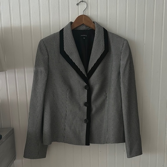 Like new! Jones Wear Black and White Blazer with Notched Lapel sz 18 - Picture 3 of 13